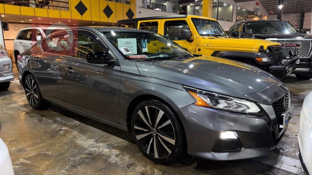 نيسان ألتيما